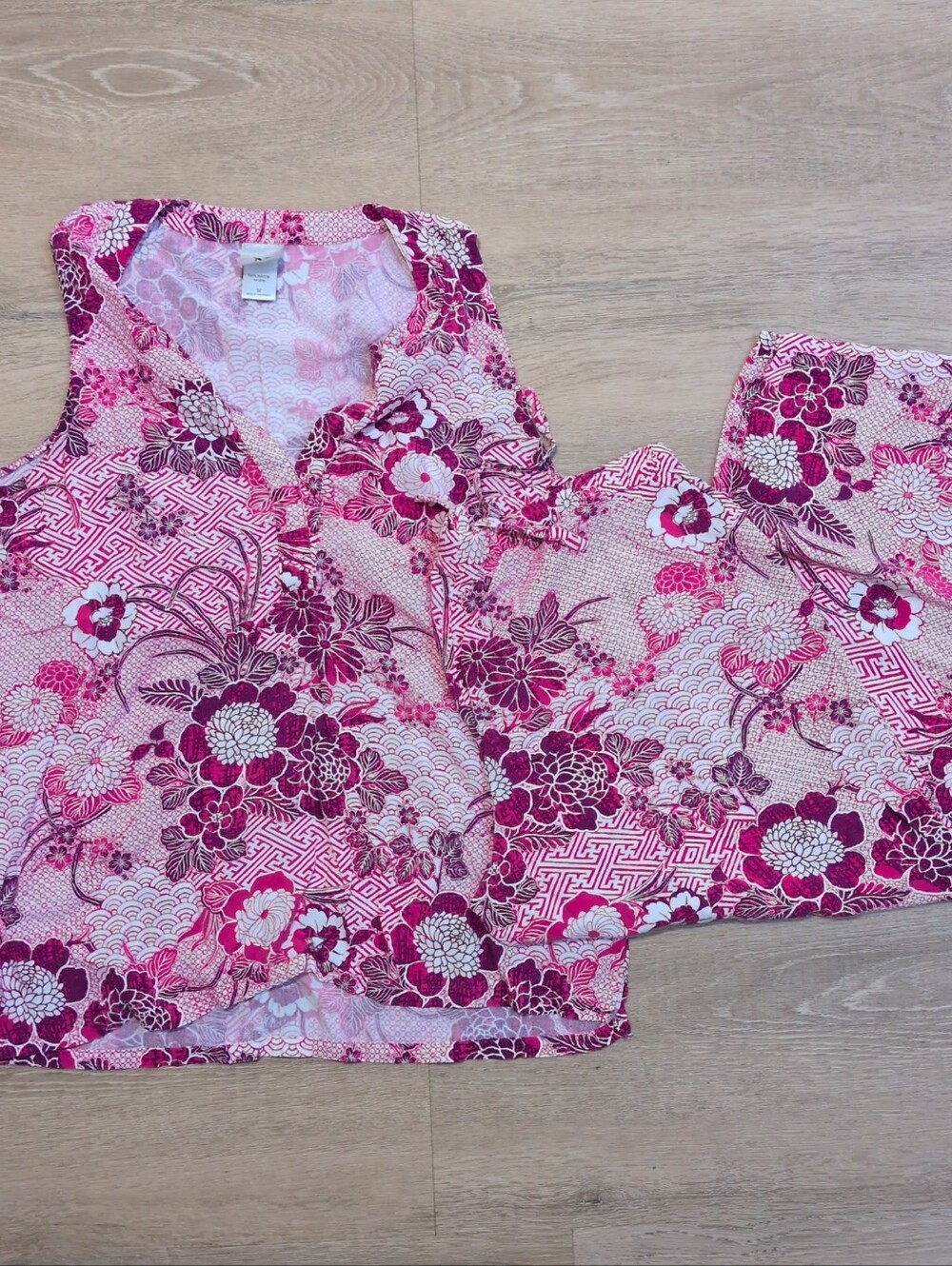 Natori Pajama Set Tank Capris Lightweight Rayon Floral M